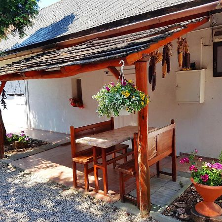 Kuti Vendeghaz Hotel Bakonykuti Екстериор снимка