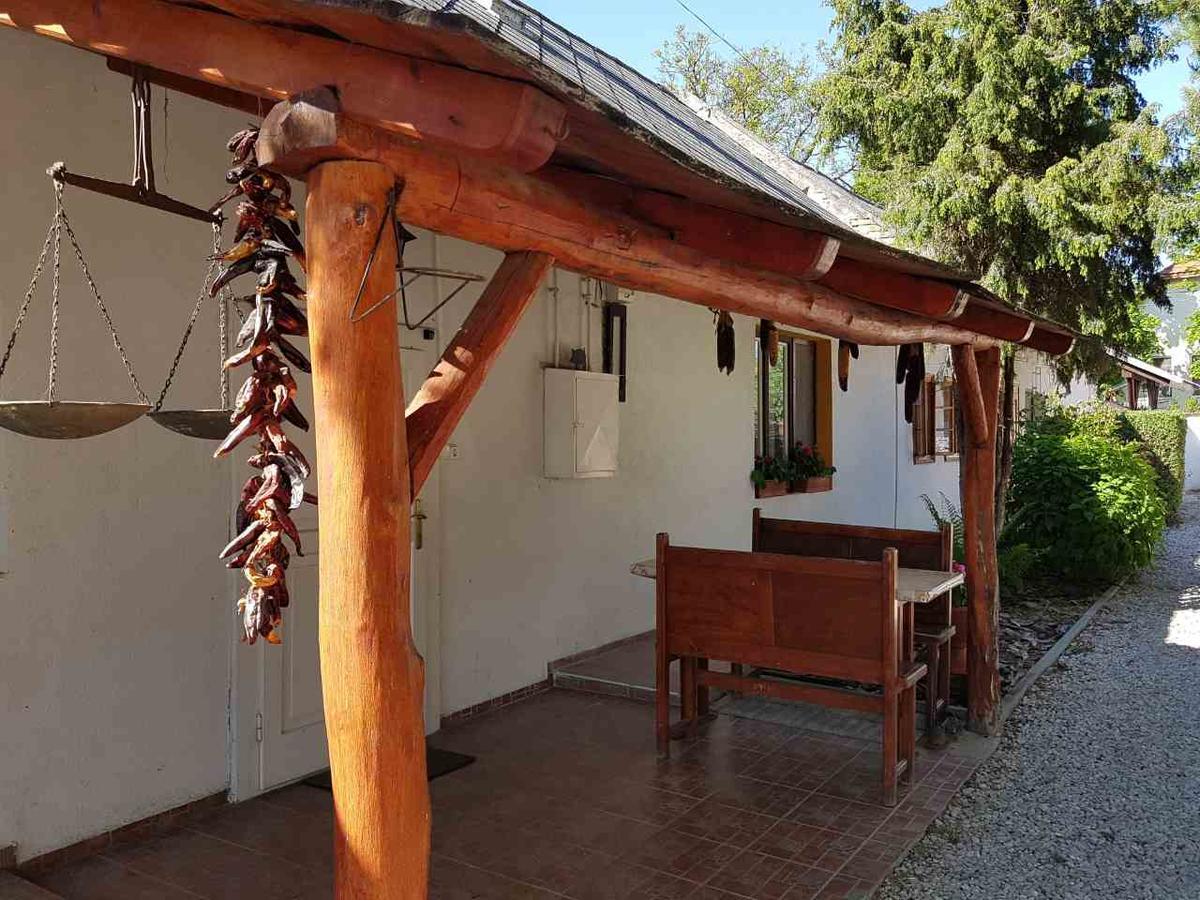 Kuti Vendeghaz Hotel Bakonykuti Екстериор снимка