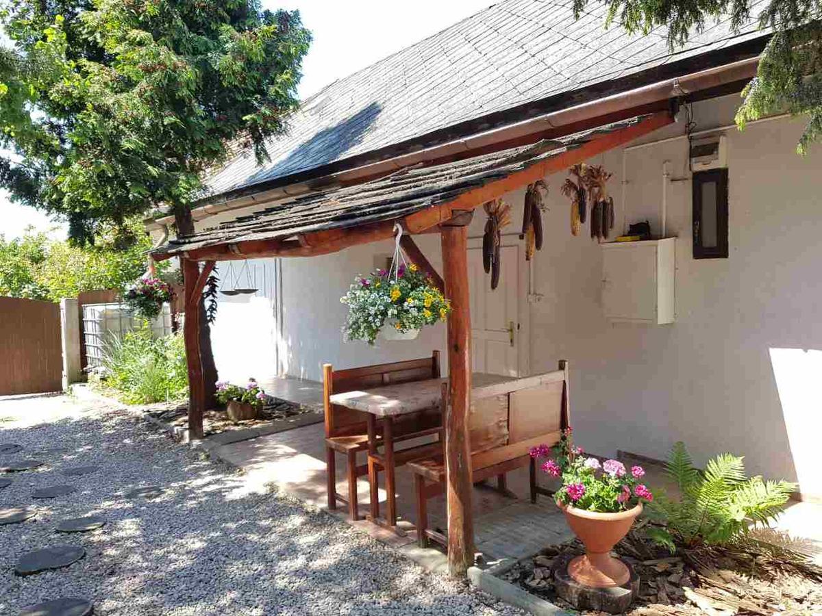 Kuti Vendeghaz Hotel Bakonykuti Екстериор снимка