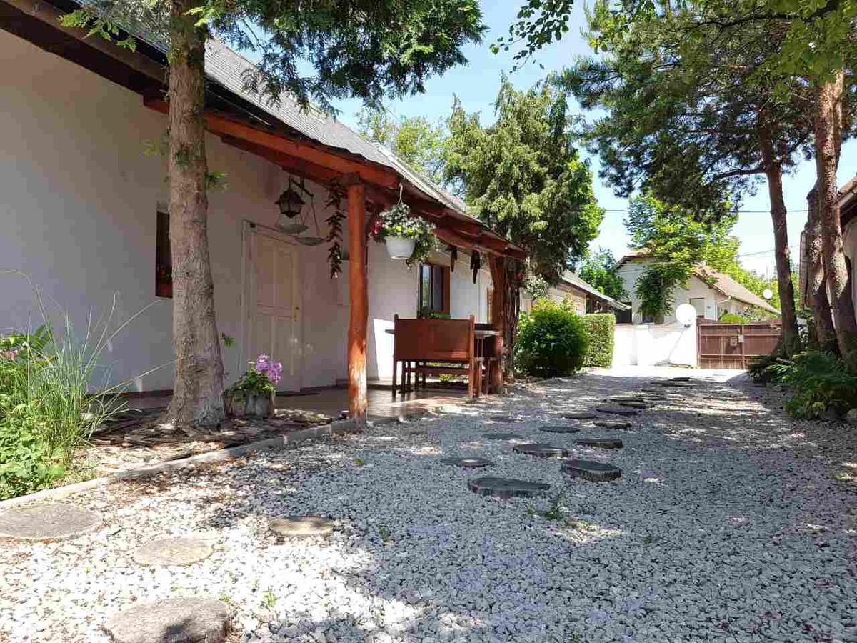 Kuti Vendeghaz Hotel Bakonykuti Екстериор снимка