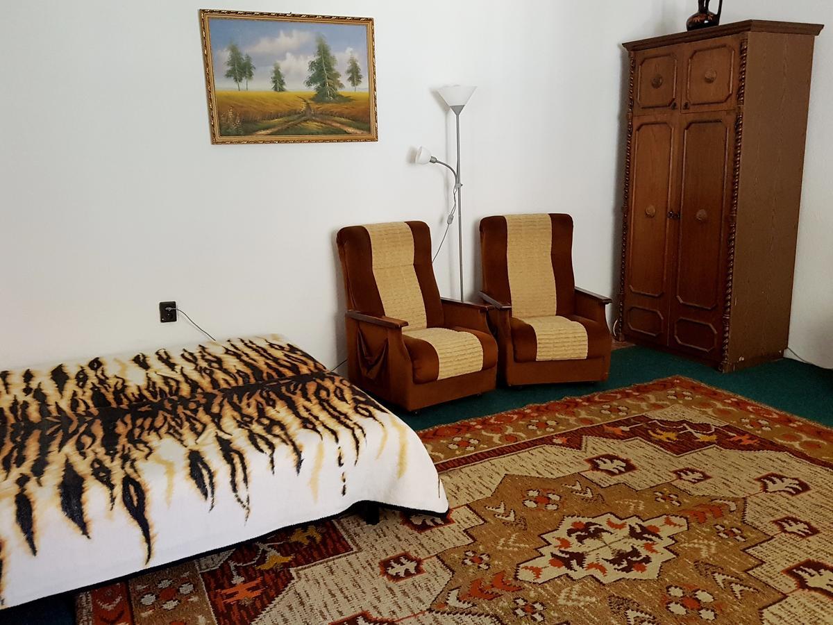 Kuti Vendeghaz Hotel Bakonykuti Екстериор снимка