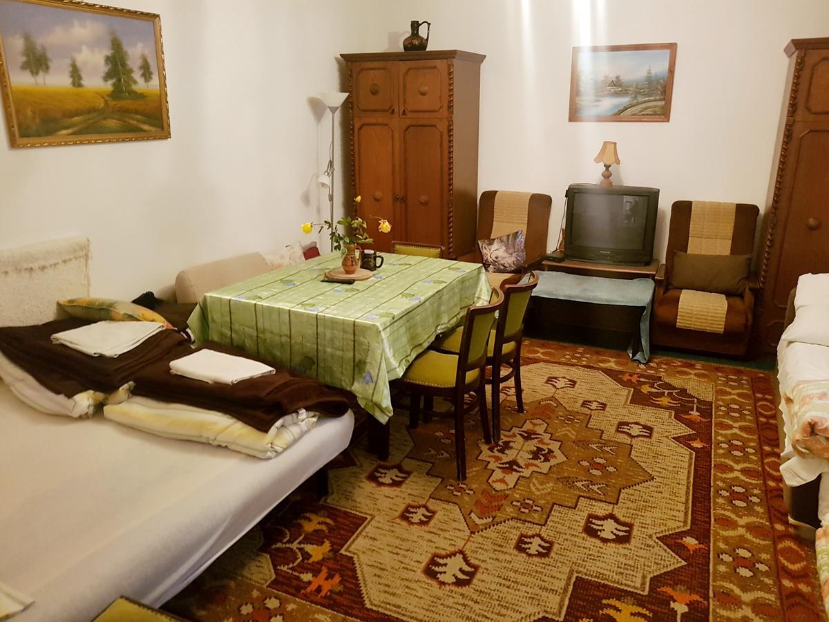 Kuti Vendeghaz Hotel Bakonykuti Екстериор снимка