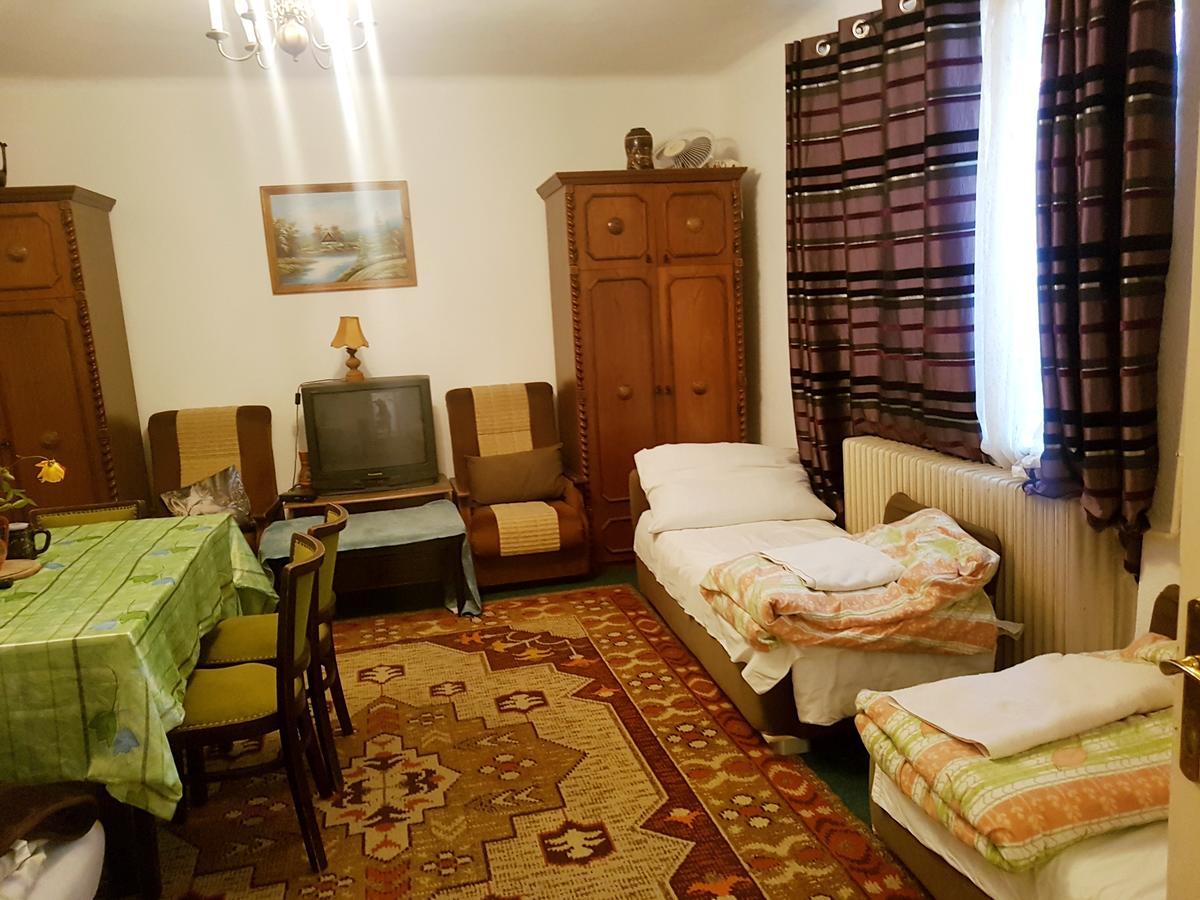 Kuti Vendeghaz Hotel Bakonykuti Екстериор снимка