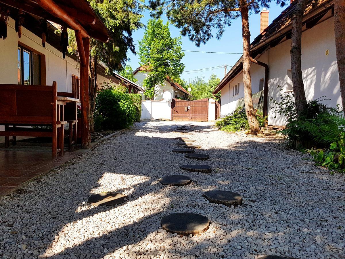 Kuti Vendeghaz Hotel Bakonykuti Екстериор снимка